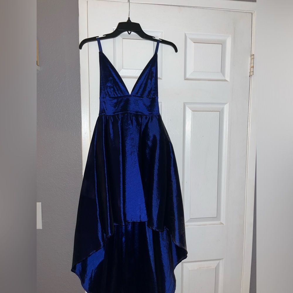Gorgeous navy blue prom dress!